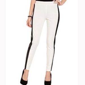 🥂 WHITE FAUX LEATHER LEGGINGS 🥂